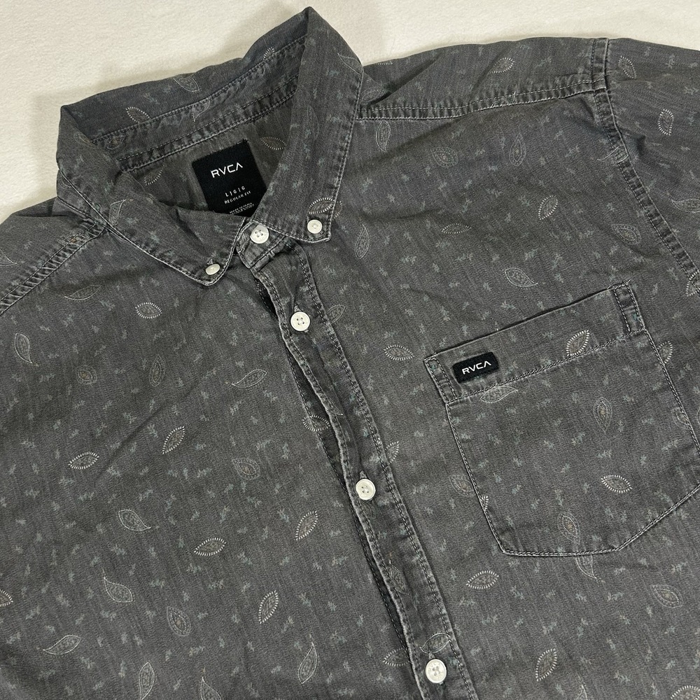 RVCA Men's Large Dead Flag Floral Paisley Regular‎ Fit Denim Gray Shirt